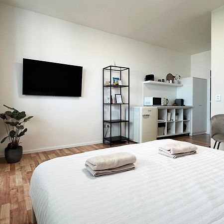 Air-Conditioned Studio, Close To City Centre & Tram Stop Bratislava Exteriör bild